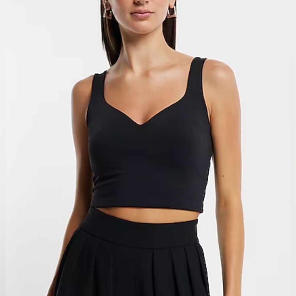 Express Body Contour High Compression Sweetheart Neckline Cropped Tank